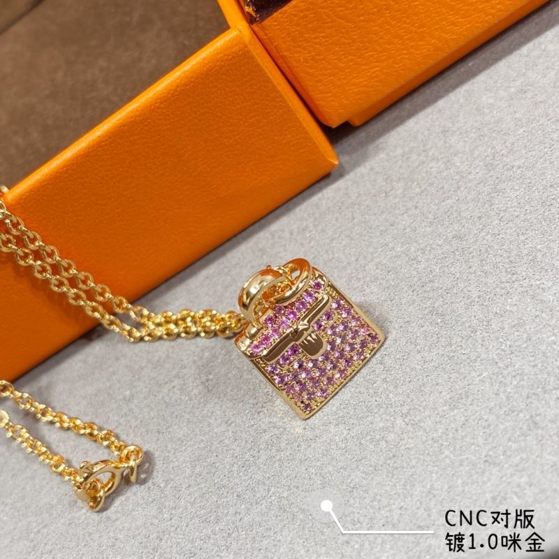 H**me5 necklaces